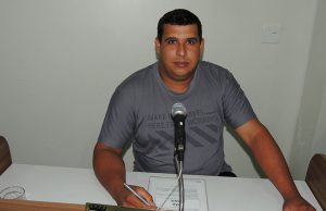 Reinstalação do “Monumento à Bíblia” na Praça Castelo Branco é defendida pelo vereador João Crente