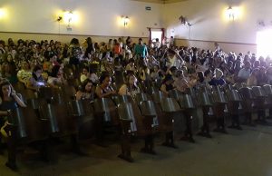 Seminário “Prática Docente e Histórias de Boca” leva centenas de professores ao Teatro Municipal