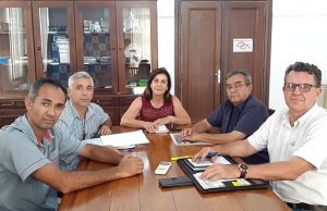 Reunião analisa projetos e documentação de empresas interessadas em investir em Mococa