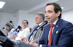 Secretário de Infraestrutura e Mobilidade detalha situação de obras durante o Assembleia Fiscaliza