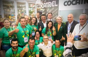 Emidinho Madeira participa da cerimônia de abertura da Semana Internacional do Café