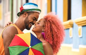 Doença do Beijo: risco de infecção cresce no Carnaval