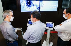 Romeu Zema conhece projeto para fabricação de respiradores em Minas Gerais