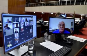 Deputados questionam governo sobre estrutura hospitalar