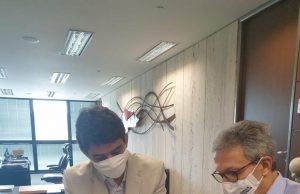 O deputado Cássio Soares cobra mais leitos de UTI para a Santa Casa de Passos