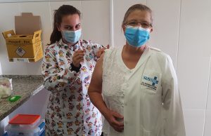Monte Santo de Minas recebe 249 doses da vacina Coronavac e inicia vacinação contra a COVID 19
