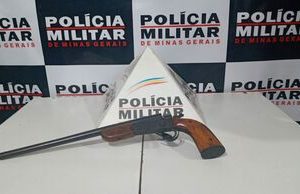 Autor agride filho de 09 anos de idade e é preso com uma arma de fogo