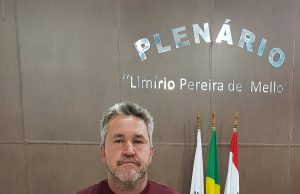 Além de aração/gradagem Thieskin pede também ao prefeito Caburé que seja providenciado insumos agrícolas aos pequenos agricultores