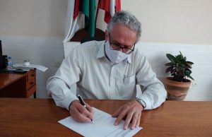 Prefeito Caburé promete que até o final do ano toda iluminação pública da cidade e Distrito de Milagre receberá lâmpadas de Led