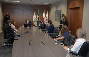 Presidente Gilson Lemes assina convênio em prol de população vulnerável