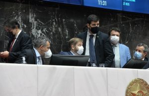 Adiada votação de mudança em ICMS sobre combustíveis