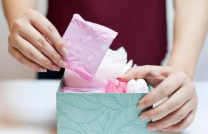 Bolsonaro veta distribuição gratuita de absorvente menstrual