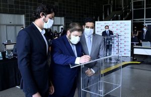 Presidente da ALMG promulga anistia a PMs grevistas de 1997