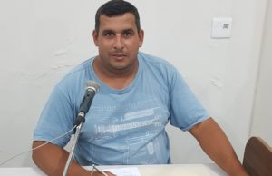 João Crente pede pavimentação asfáltica para a Avenida Governador Valadares