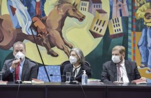 Presidente vai a lançamento de livro no Tribunal de Contas