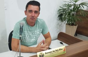Vereador Geovane dos Reis reclama da demora dos serviços que estão sendo realizados no cemitério do Distrito de Milagre