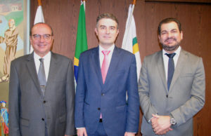 Novo desembargador participa de encontro no TJMG