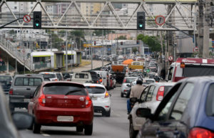 IPVA atrasado de 2022 já pode ser pago em até 12 parcelas