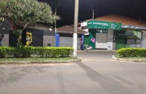 Abertura no canteiro central da Av. Cel. Antonio Paulino da Costa ajudará na saída de veículos do lava-jato