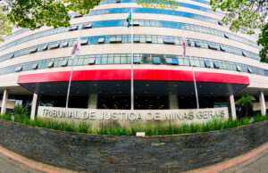 TJ-MG abre concurso para preencher vagas com salários de até R$ 5.113 mil para 6 horas diárias de trabalho