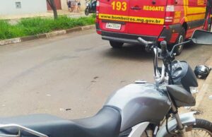 Motociclistas se envolvem em colisão no bairro São Sebastião