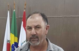 Moradores da Rua Mogiana, localizada no Bairro Caeté, estão sofrendo com entupimento na rede de esgoto