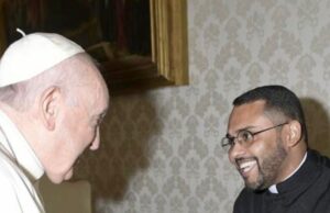 Papa Francisco é presenteado com Queijo Minas Artesanal campeão na ExpoQueijo