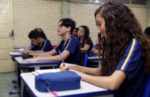 Estudantes de escolas estaduais de Minas conquistam mais de 300 medalhas em competições brasileiras de conhecimento