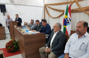 Câmara de Monte Santo realiza sessão solene para homenagear pessoas com Títulos de Cidadania e de Honra ao Mérito