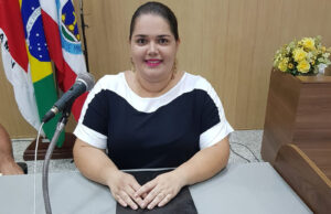 Devido defasagem salarial a vereadora Luciana Dias pede uma revisão no Plano de Cargos, Carreiras e Vencimentos dos Servidores Públicos Municipais