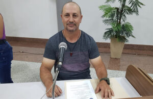Chegou, chegando! Babalú assume cadeira na Câmara por 90 dias