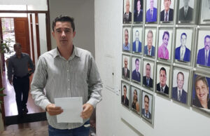 Funcionários da prefeitura que residem no Distrito de Milagre necessitam de ajuda para sacar seu salário na agência bancária