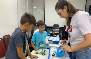 Sebrae Minas leva oficinas de robótica para a FETEC, em Paraíso