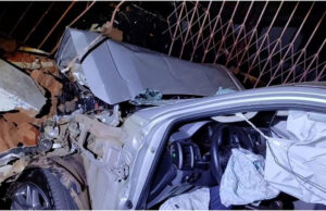 Motorista morre após bater caminhonete em parede de oficina mecânica em Guaxupé, MG