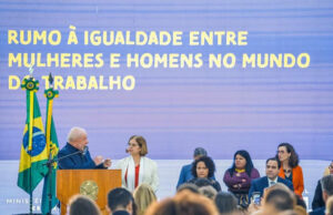 Presidente sanciona lei que determina igualdade salarial entre homens e mulheres