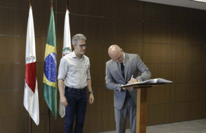Governador empossa novo secretário de Estado de Governo