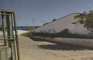 Vereadora aponta necessidade de construção de nova guarita no portão lateral de entrada do Centro Educacional Alcides de Paula Braga
