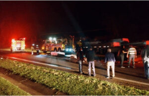 Acidente entre ônibus e caminhão na SP-340 deixa 10 feridos em Casa Branca