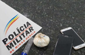 Jovens tentam fugir da polícia, mas são presos por envolvimento com o tráfico