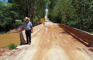 Nova ponte sobre o Rio Pinheirinho é celebrada como uma grande conquista para a comunidade dos Cunha