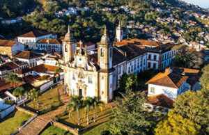 Minas Gerais lidera crescimento do turismo no Brasil e fatura R$ 34 bilhões com atividade em 2023