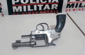 Polícia detém dupla por porte ilegal de arma e ameaça em Monte Santo
