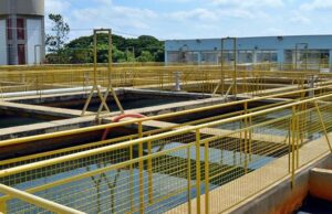Funcionário é soterrado durante obra do SAAE, em Passos, MG