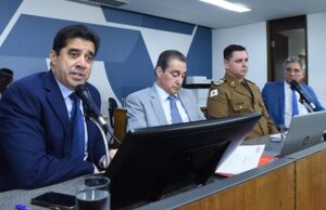 Deputados cobram reajuste para PM, e comandante alega interferência na coesão da instituição