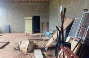 Thieskin solicita conclusão de obra no fundo do palco do Terreirão para benefício da população