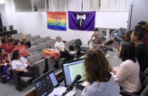Lésbicas reivindicam tipificação de crimes de lesbofobia e lesbocídio