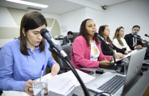 Internet pode oferecer riscos para crianças e adolescentes