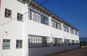 Manutenção em janelas e colocação de cortinas blackouts para melhor comodidade dos alunos do Centro Educacional Alcides de Paula Braga