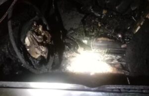 Carro pega fogo no centro da cidade de Guaranésia
