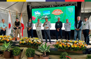 Prefeito Carlos Eduardo participa do “Dia do Conhecimento” da Cooxupé em Monte Santo de Minas
